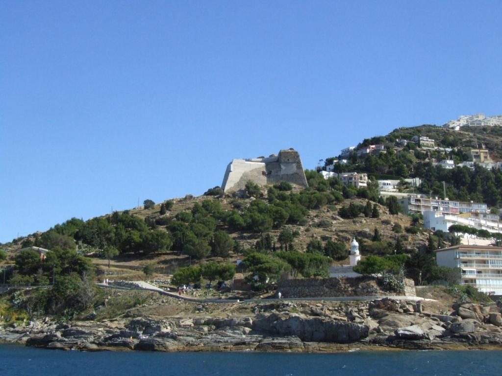 Hostal Puig Rom Roses Buitenkant foto