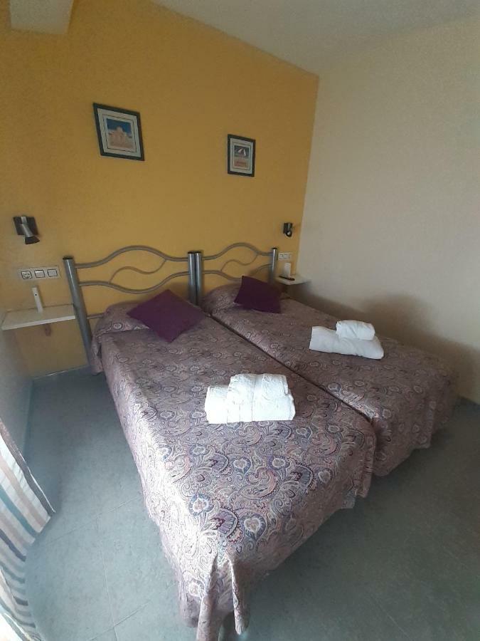 Hostal Puig Rom Roses Buitenkant foto